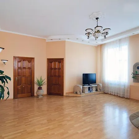 Central Nemiga Rakovskaya Apartment *
