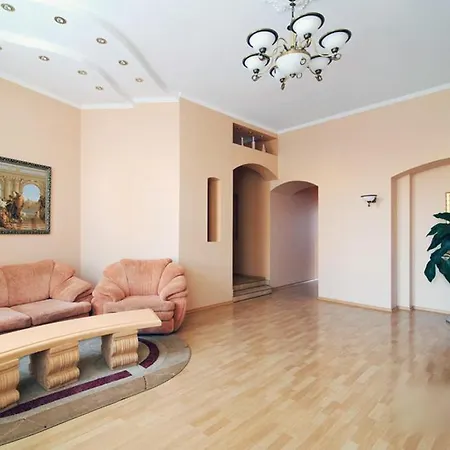 Central Nemiga Rakovskaya Apartment